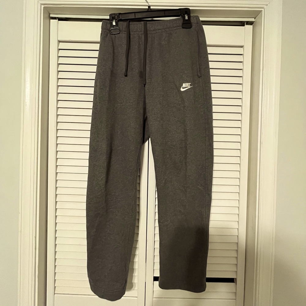 Dark Grey Nike Men’s Sportswear Club Fleece Sweatpants